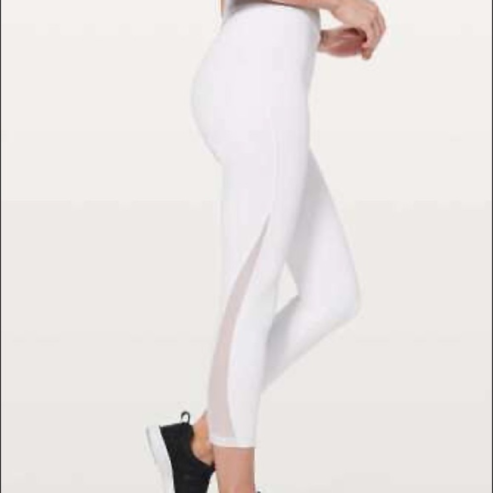 Lululemon Train Times 25” - Size 6 White